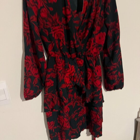 NWT Uguest Floral Print Ruffle Trim Belted Dress small - Picture 10 of 14